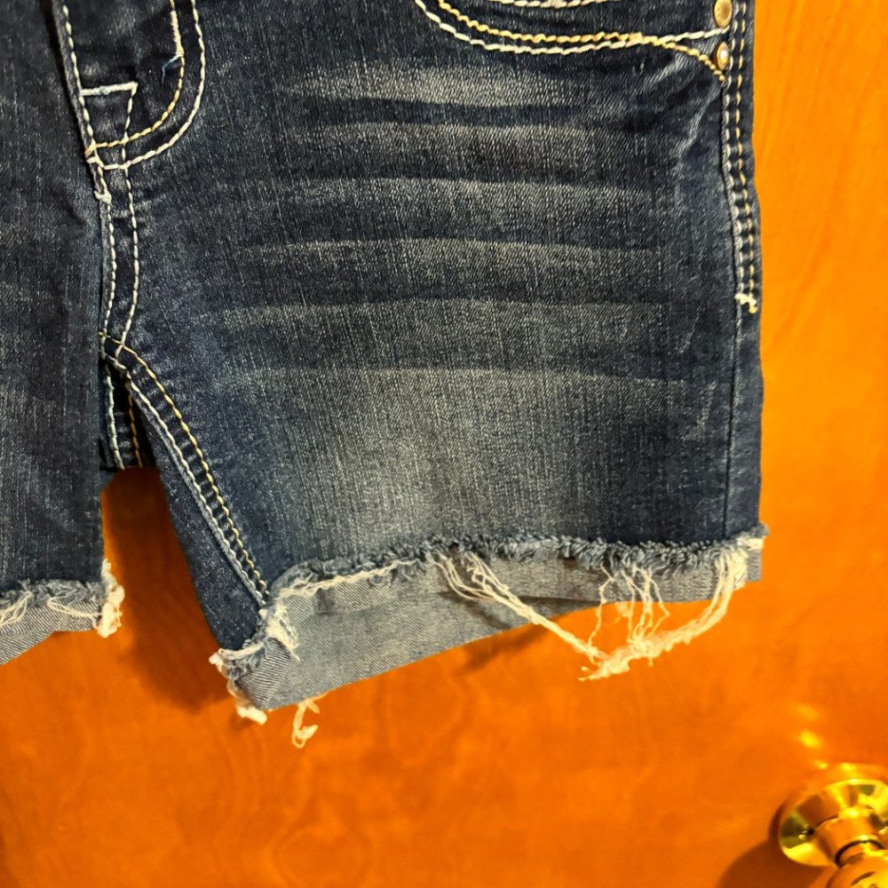 Amethyst Women's Jean Shorts Size: 0 Raw Hem - Picture 4 of 11
